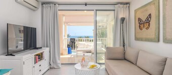 New 1st line: WIFI, A / C, radiators elect. and parking. For winter and summer