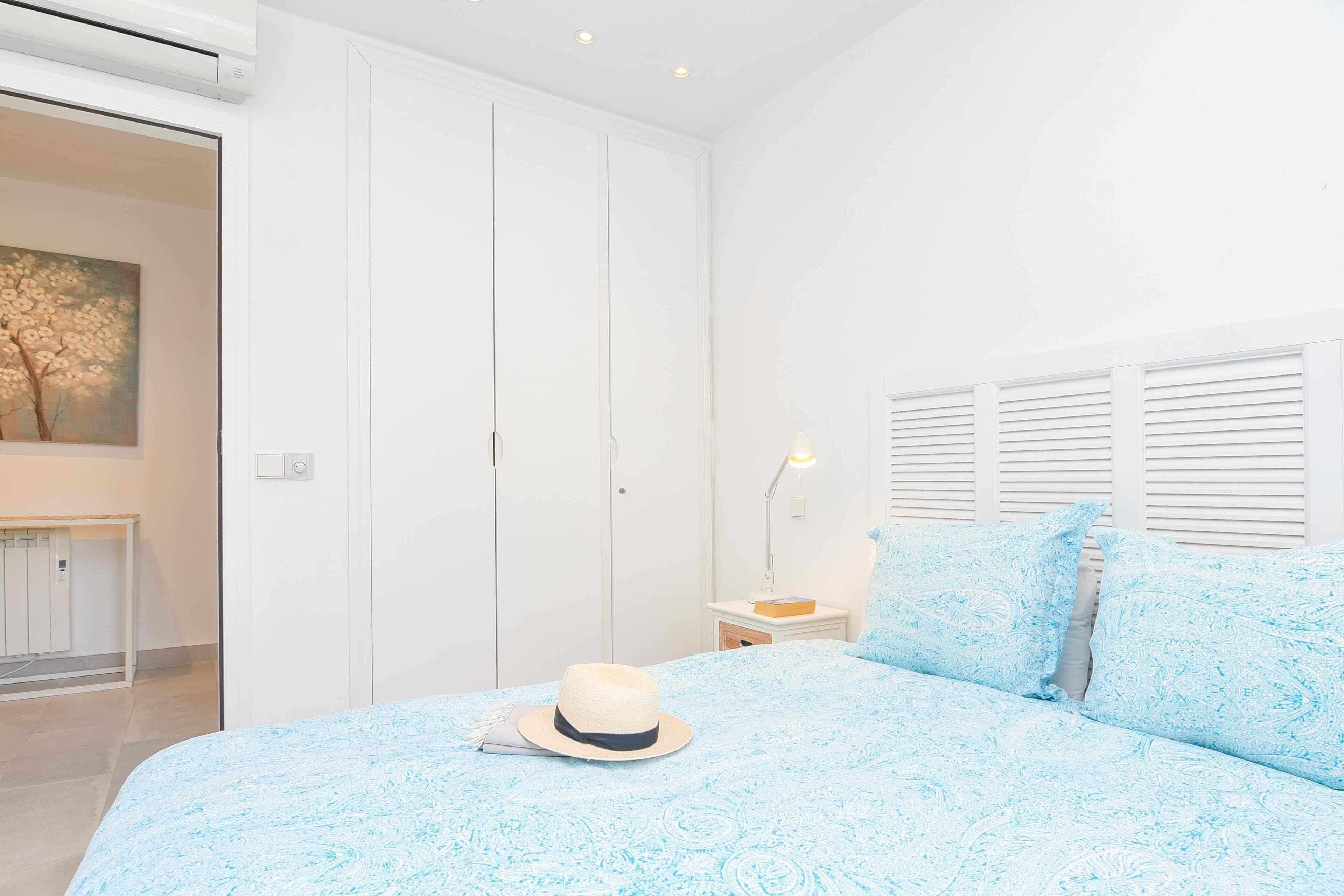 2 bedrooms, iron/ironing board, travel cot, free WiFi