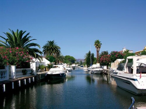 Maison entre port & canal option amarre 15x4m accès depuis la terrasse