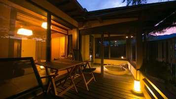 Free minibar, in-room safe, free WiFi