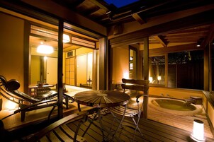 传统客房 (Japanese Style, Semi-open-air Bath) | 露台