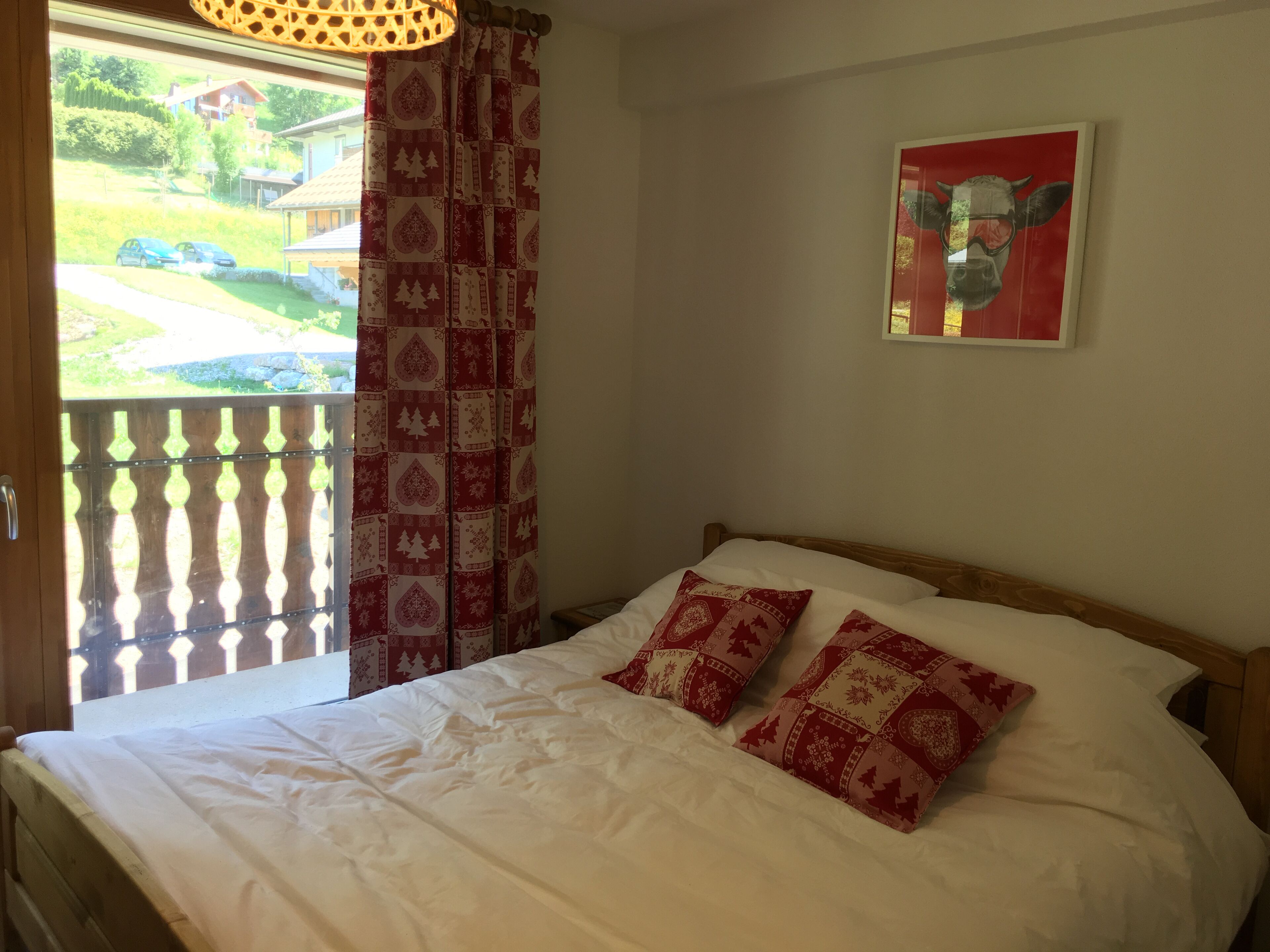 4 bedrooms, iron/ironing board, travel crib, free WiFi