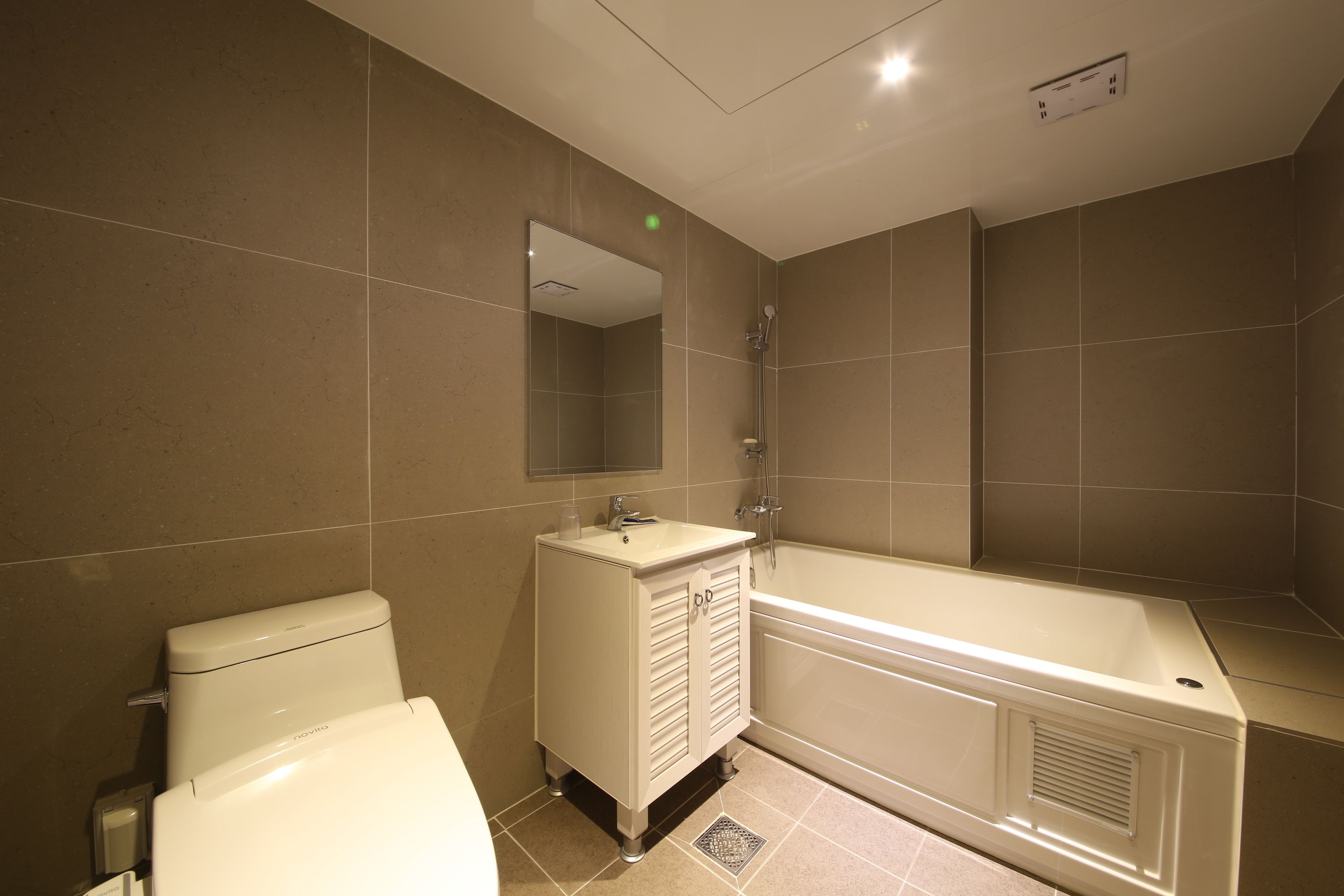 premium double room | bathroom | free toiletries, hair dryer, dressing gowns, slippers