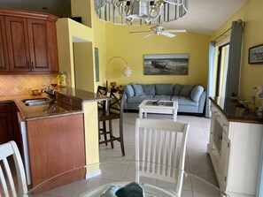 Interior - Comfortable 3-bedroom waterfront villa with heated pool (Deerfield)