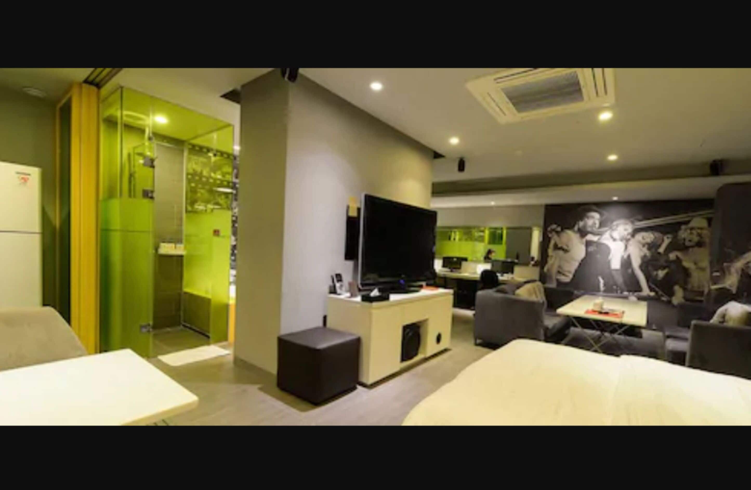 suite (mixed gender of adults not allowed) | individually decorated, individually furnished, free wifi