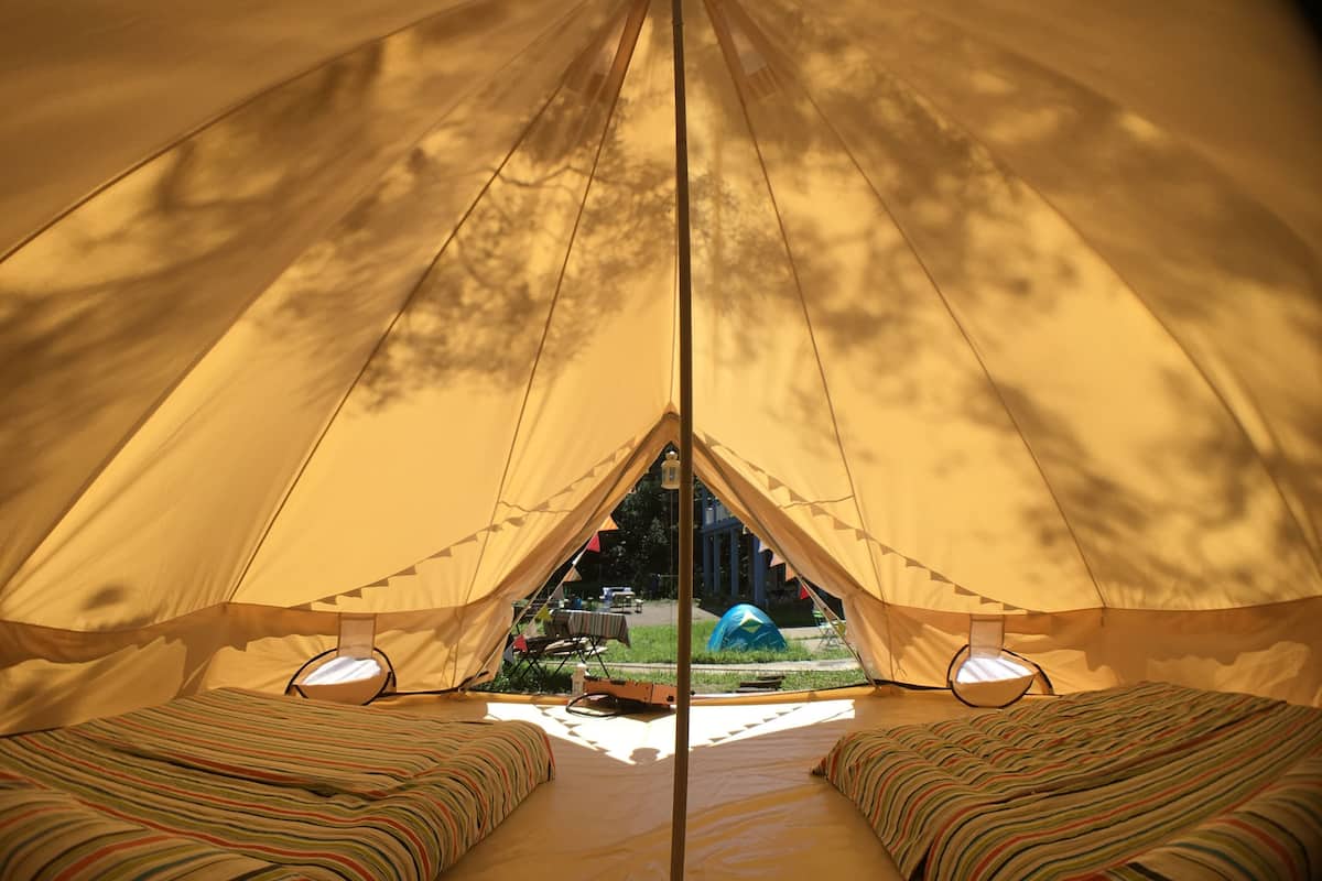 WiFi (free), bed sheets