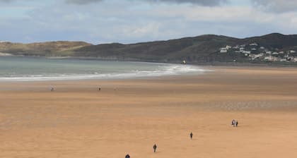 Casa de 400 años de antigüedad se encuentra en el encantador pueblo de West Down en North Devon