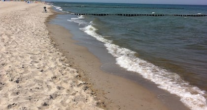 Sauna, fireplace, SKY TV, whirlpool, WLAN, lake view, close to the Baltic Sea, LAST MINUTE