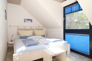 2 bedrooms, in-room safe, iron/ironing board, travel crib