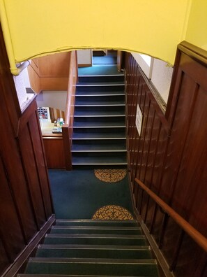 Staircase - Stafford Gables Hostel (Dunedin)