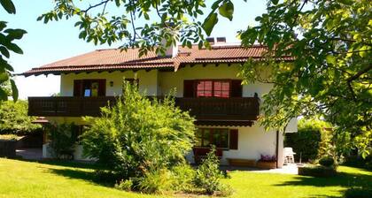 Absolutely quiet apartment between Munich and the Alps