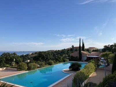 Super T2 in Issambres 5 beds loggia & Private garden with sea view swimming pool tennis