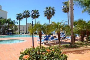 Pool - Beautiful apartment in Porto de Mos with swimming pool (Lagos)