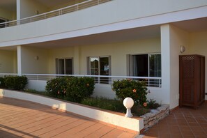 Exterior detail - Beautiful apartment in Porto de Mos with swimming pool (Lagos)