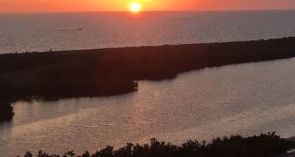 Exceptional Marco Island End Unit 1503-T3, 2Bd, Ocean Front, Beach /Sunset Views