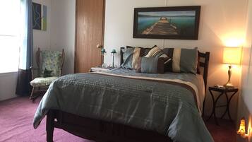 3 bedrooms, iron/ironing board, WiFi, bed sheets