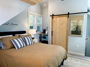 4 soverom, strykejern/-brett, reiseseng for barn og wi-fi (inkludert)