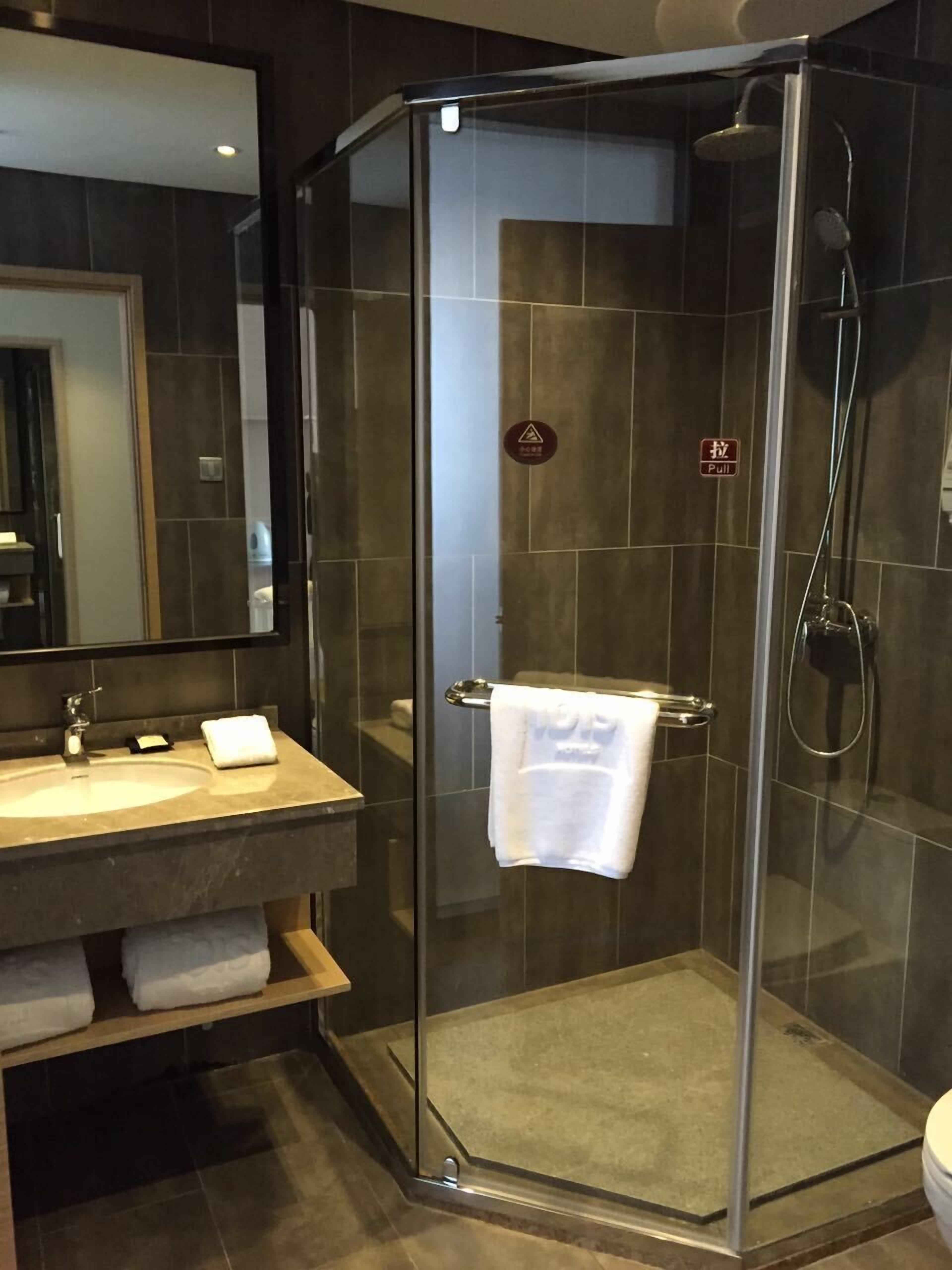 standard room | desk, blackout curtains, free wifi