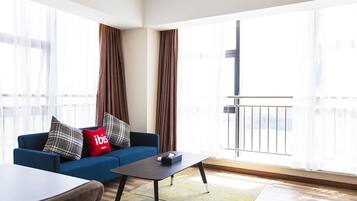 Deluxe Double Room | Desk, blackout drapes, free WiFi