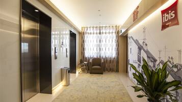 Desk, blackout drapes, free WiFi