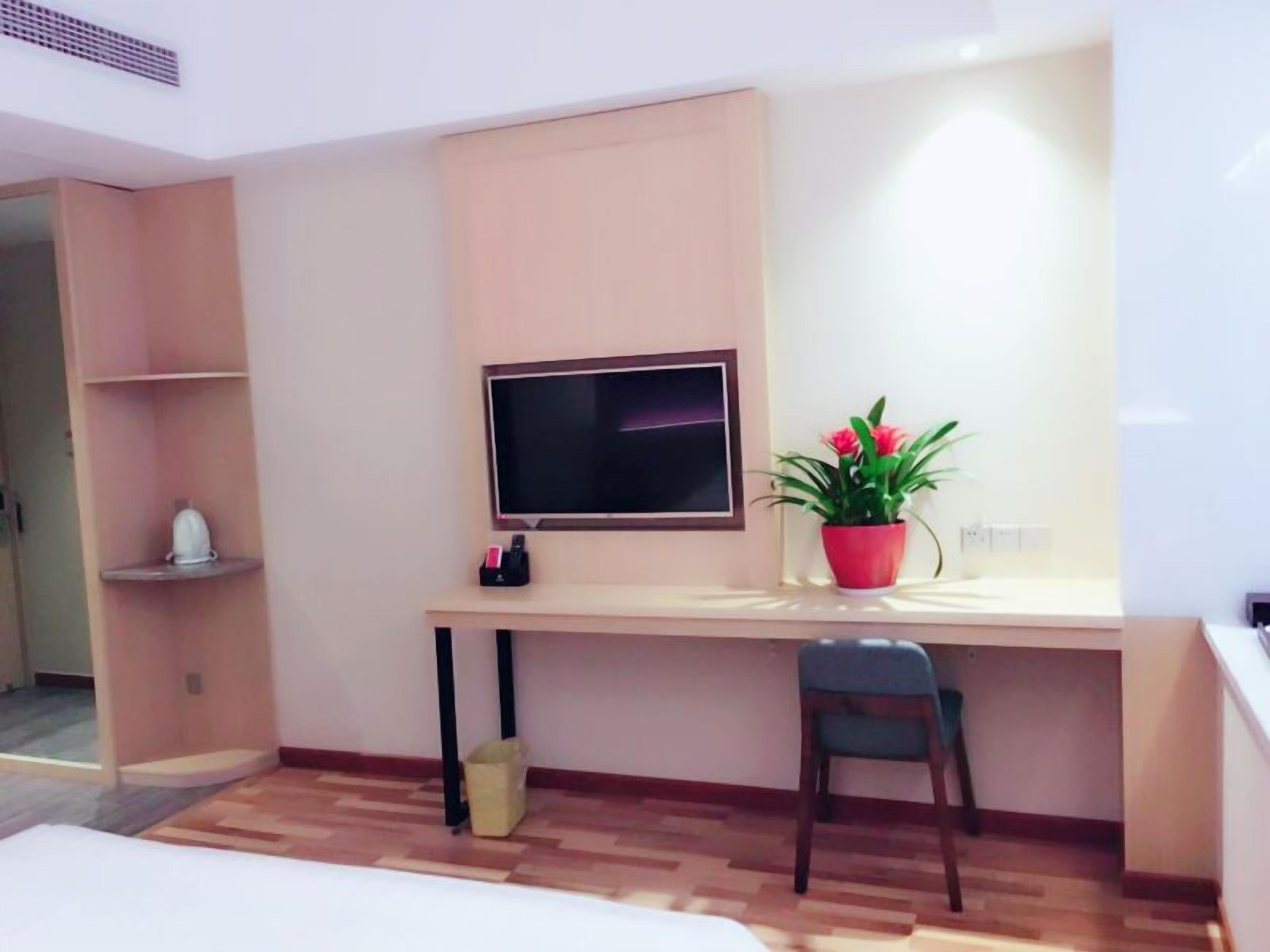 standard room | desk, blackout curtains, free wifi