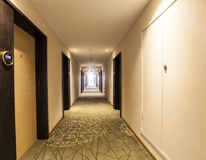Desk, blackout curtains, free WiFi - ibis Kunshan Changjiang Rd Hotel (Suzhou)