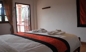 Standard Double Room | Desk, iron/ironing board, free WiFi
