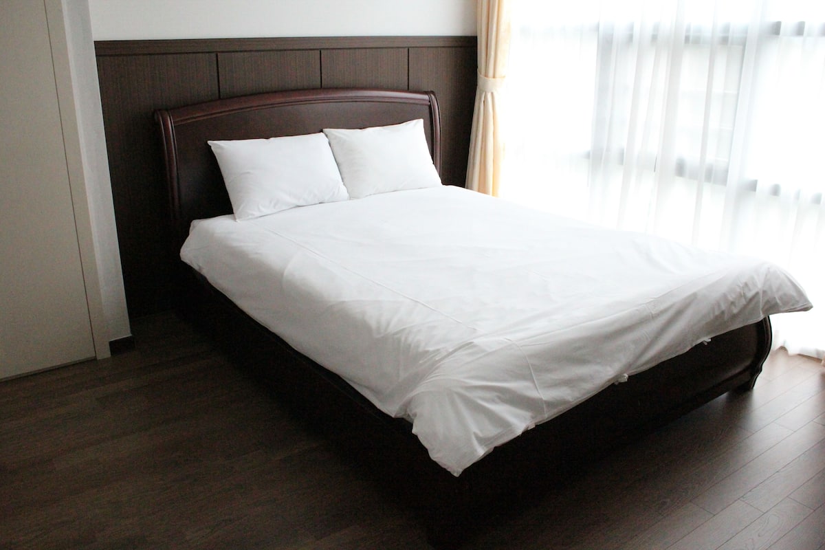 Royal Room