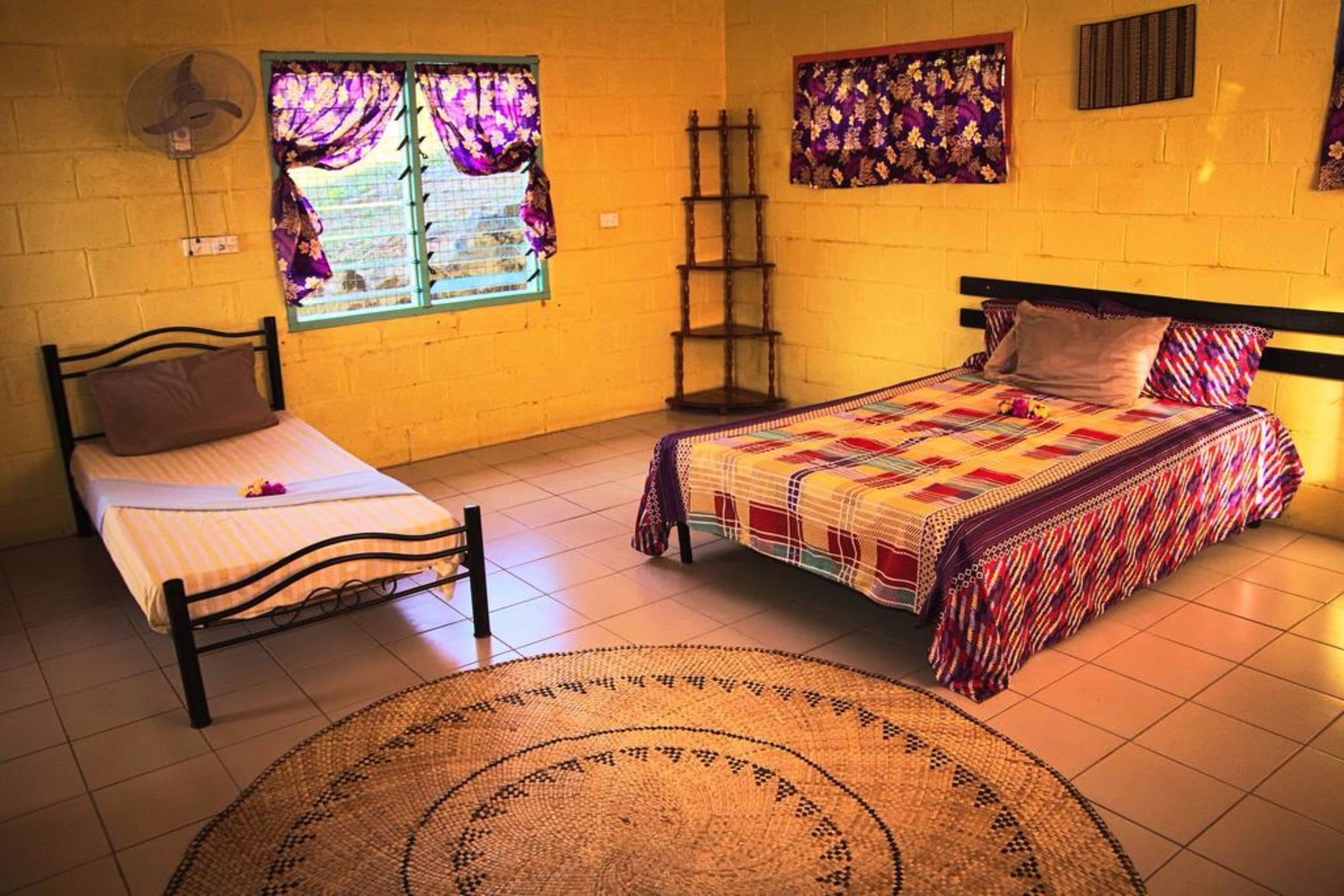 Queen Bee | Soundproofing, free WiFi, bed sheets