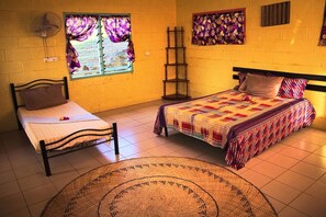 Rum - 2 queensize-sängar | Ljudisolering, gratis wi-fi och sängkläder