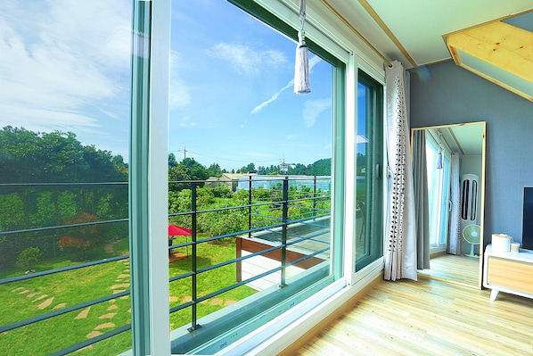 Paritalo | Näkymä huoneesta