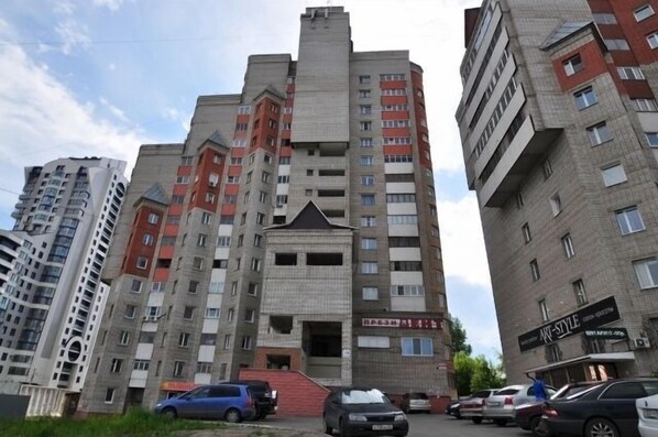 Front of property - Apartments Courtyard Seating (Barnaul)