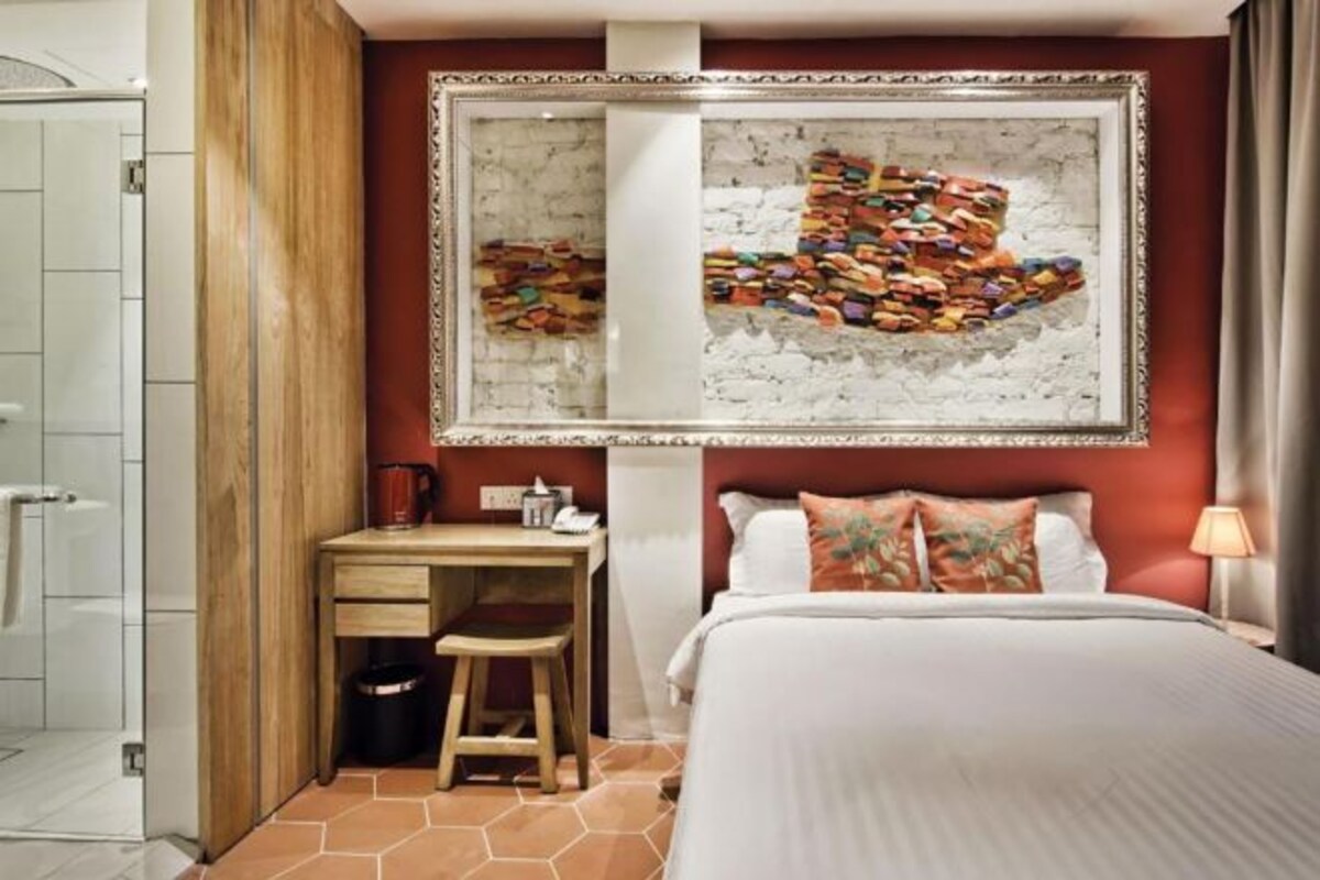 Deluxe Queen Room