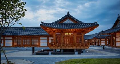 Hanok stay NAMWONYECHON