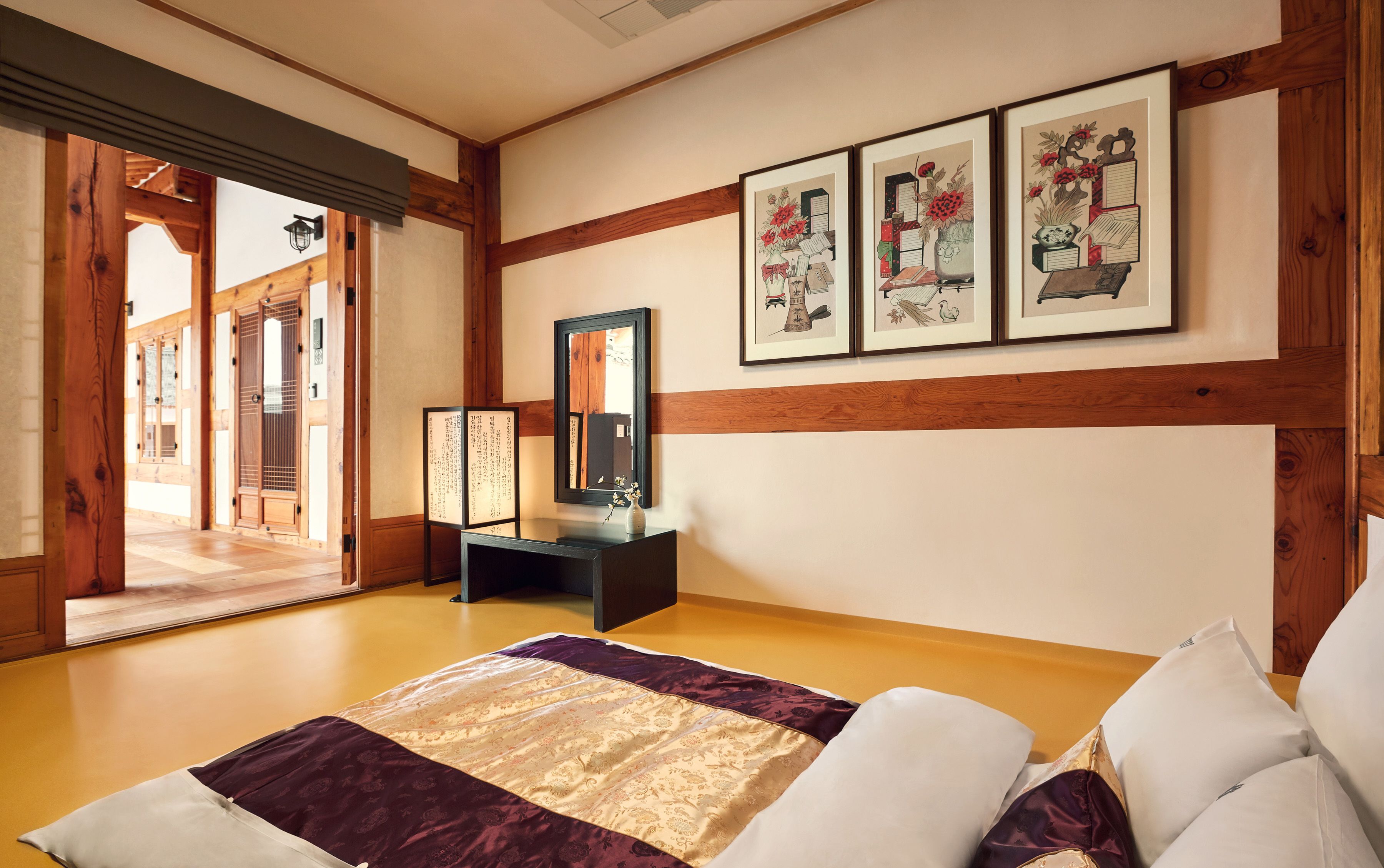 Standard Room (Hanok View, Ondol) | Free minibar, soundproofing, iron/ironing board, free WiFi