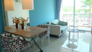 Living area - Atlantis Condo Jomtien by Nan (Pattaya)