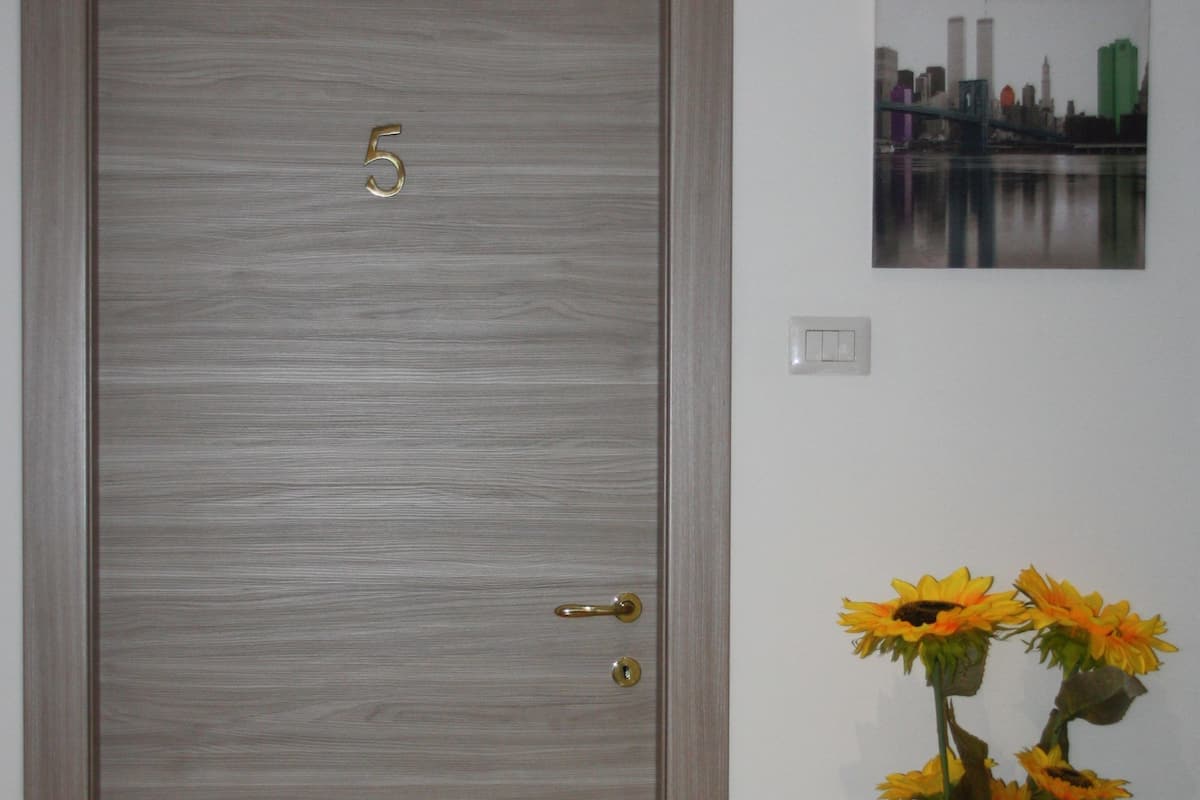 Habitación doble | Ropa de cama de alta calidad, minibar, escritorio y wifi gratis
