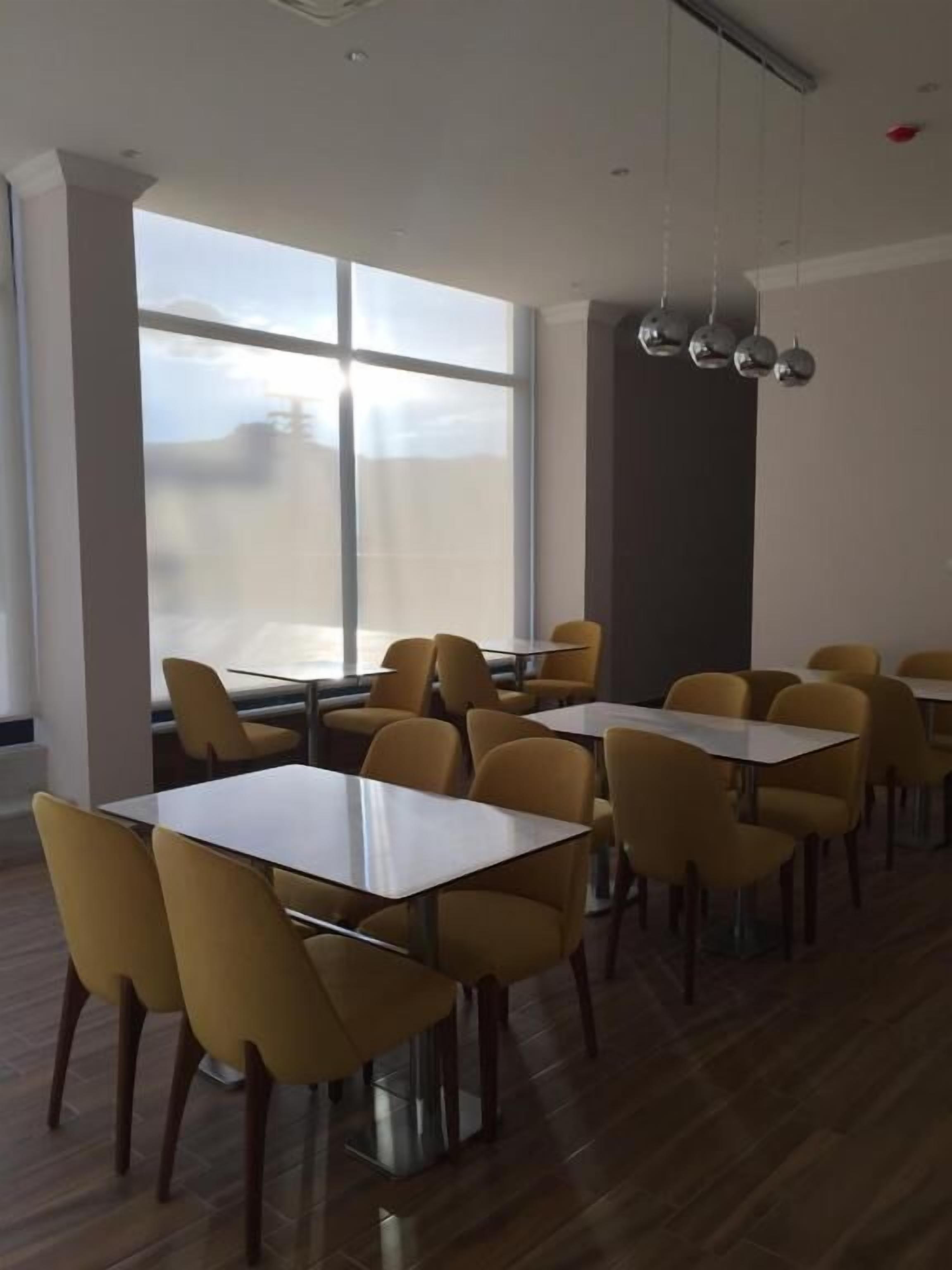 breakfast and dinner served