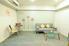 Suite  | Living room | LED TV - BJ Boutique (Rayong)