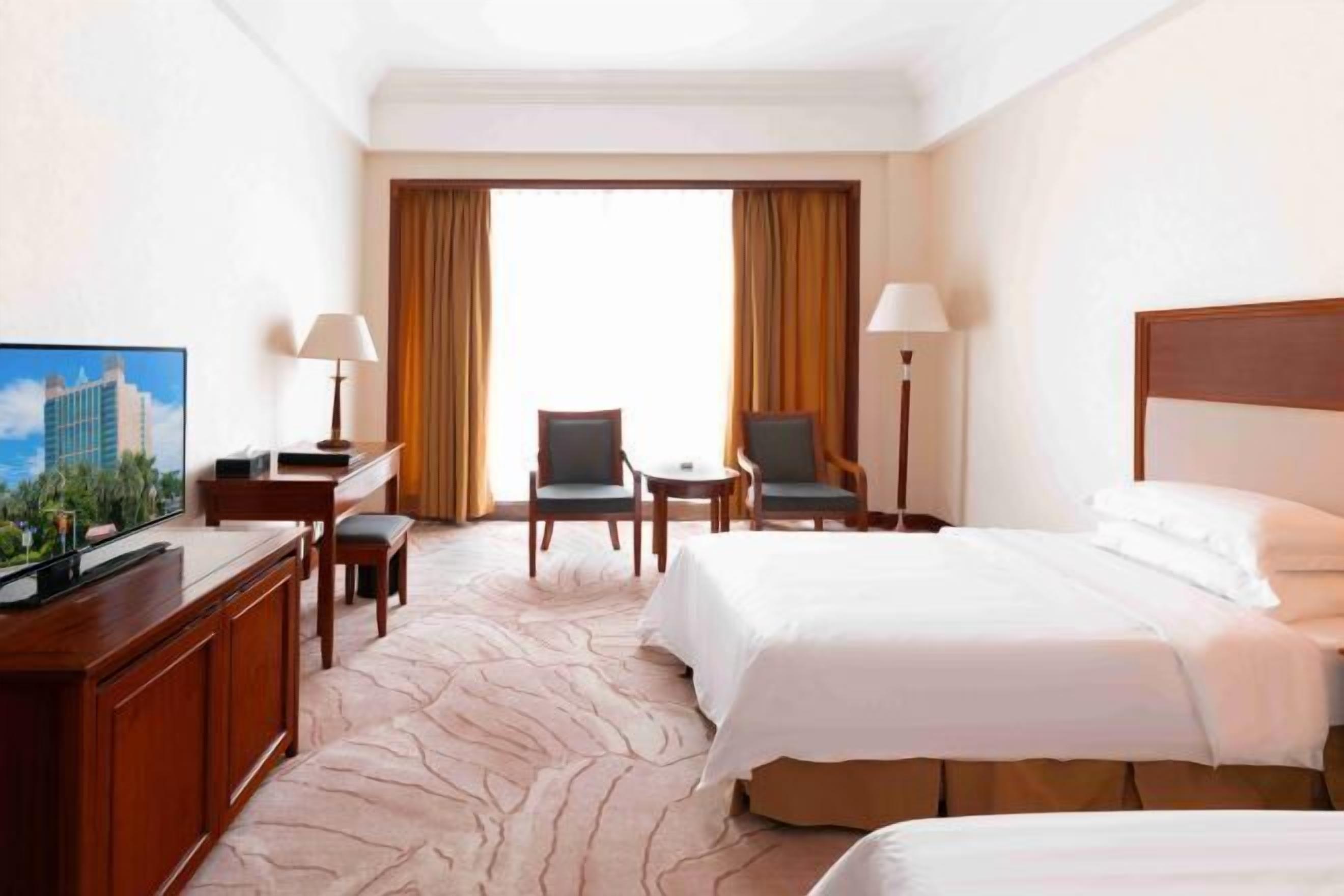 Minibar, in-room safe, desk, laptop workspace