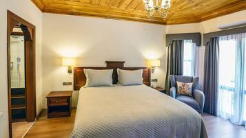 Suite | Minibar, Zimmersafe, Schreibtisch, Bügeleisen/Bügelbrett