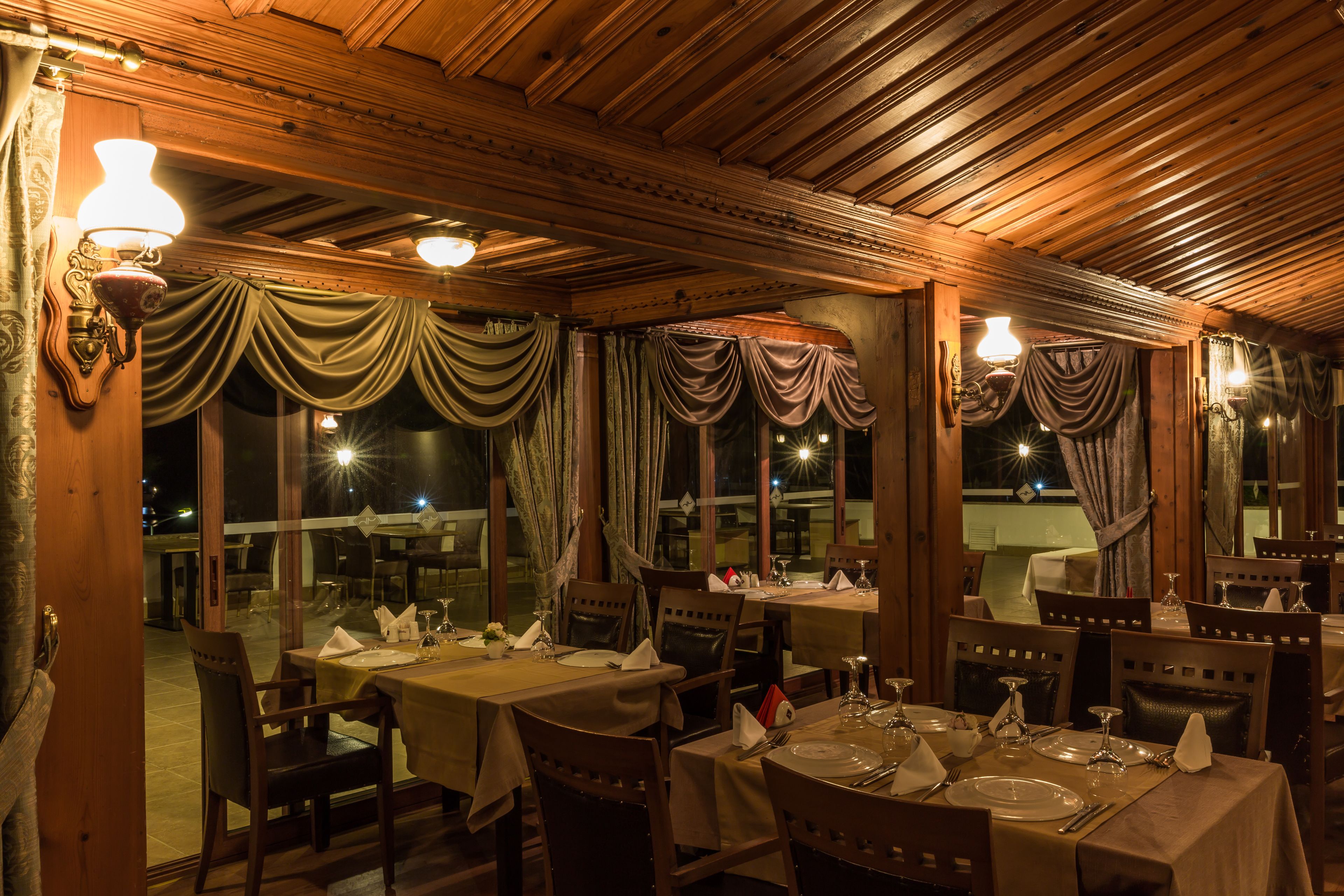 3 restaurants, lunch, dinner served; turkish cuisine