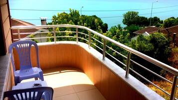 Chambre Triple Standard | Balcon