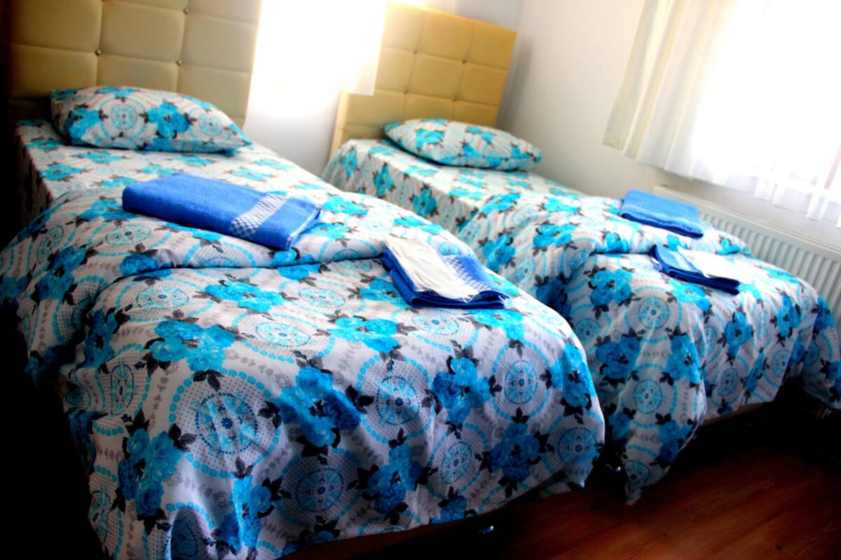 Ropa de cama de alta calidad y wifi gratis 