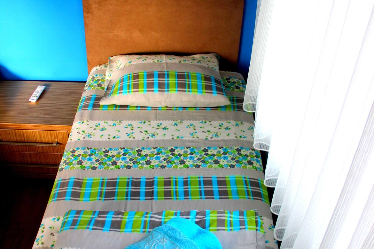 standard twin room | premium bedding, free wifi