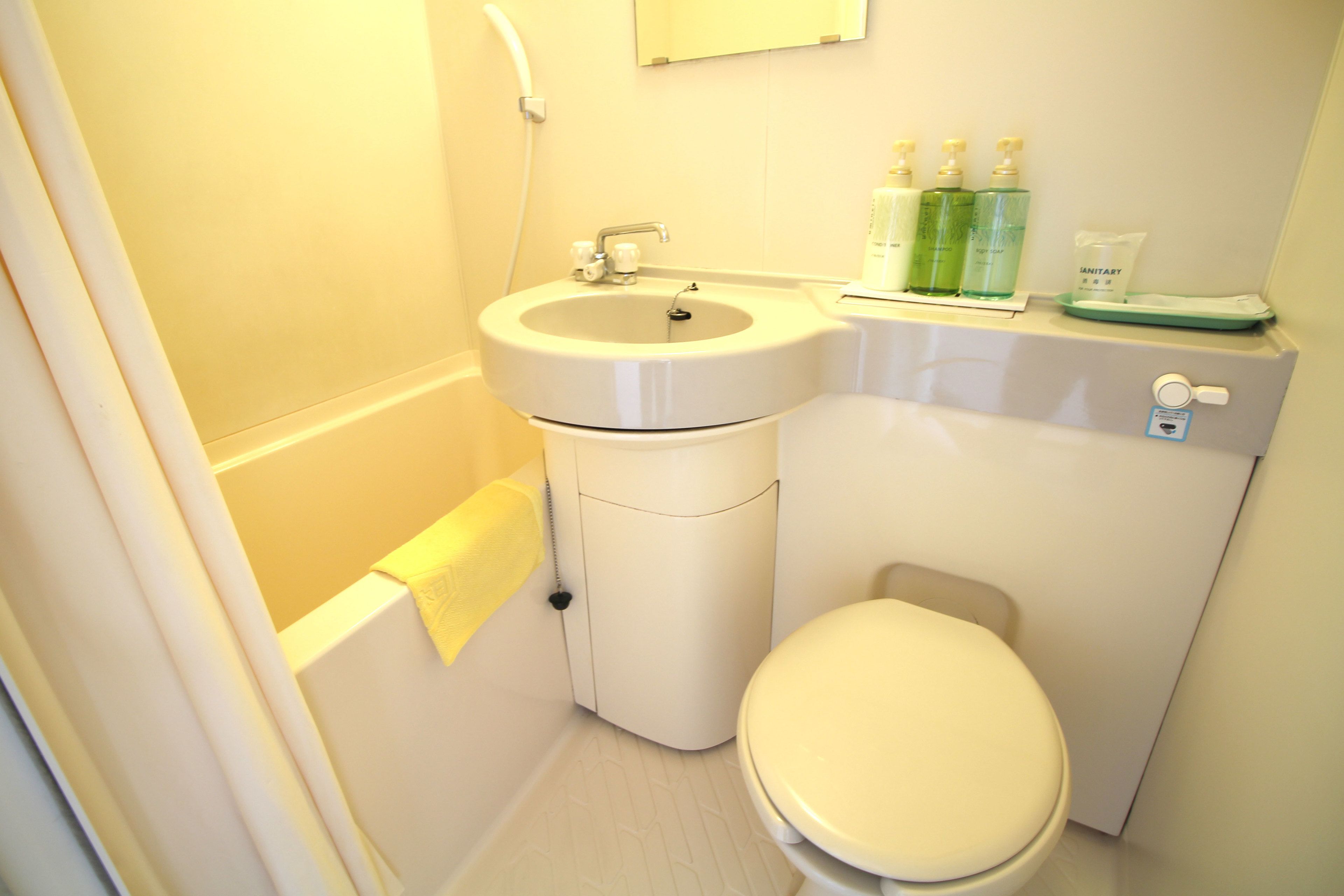 淋浴/盆浴组合、深泡浴缸、免费洗浴用品、吹风机