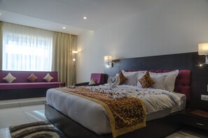 Room | Memory foam beds, minibar, in-room safe, desk - Hotel Udai Median (Udaipur)