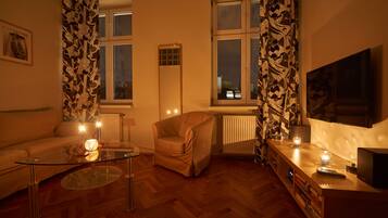 Apartment, 1 Bedroom | Premium bedding, soundproofing, iron/ironing board