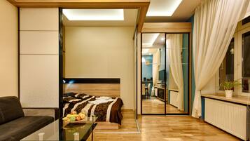 Comfort Studio, 1 Queen Bed with Sofa bed, Kitchenette | Private kitchen | Fridge, microwave, oven, stovetop