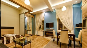 Comfort Studio, 1 Queen Bed with Sofa bed, Kitchenette | Private kitchen | Fridge, microwave, oven, stovetop - Apartamenty Galicja (Kraków)